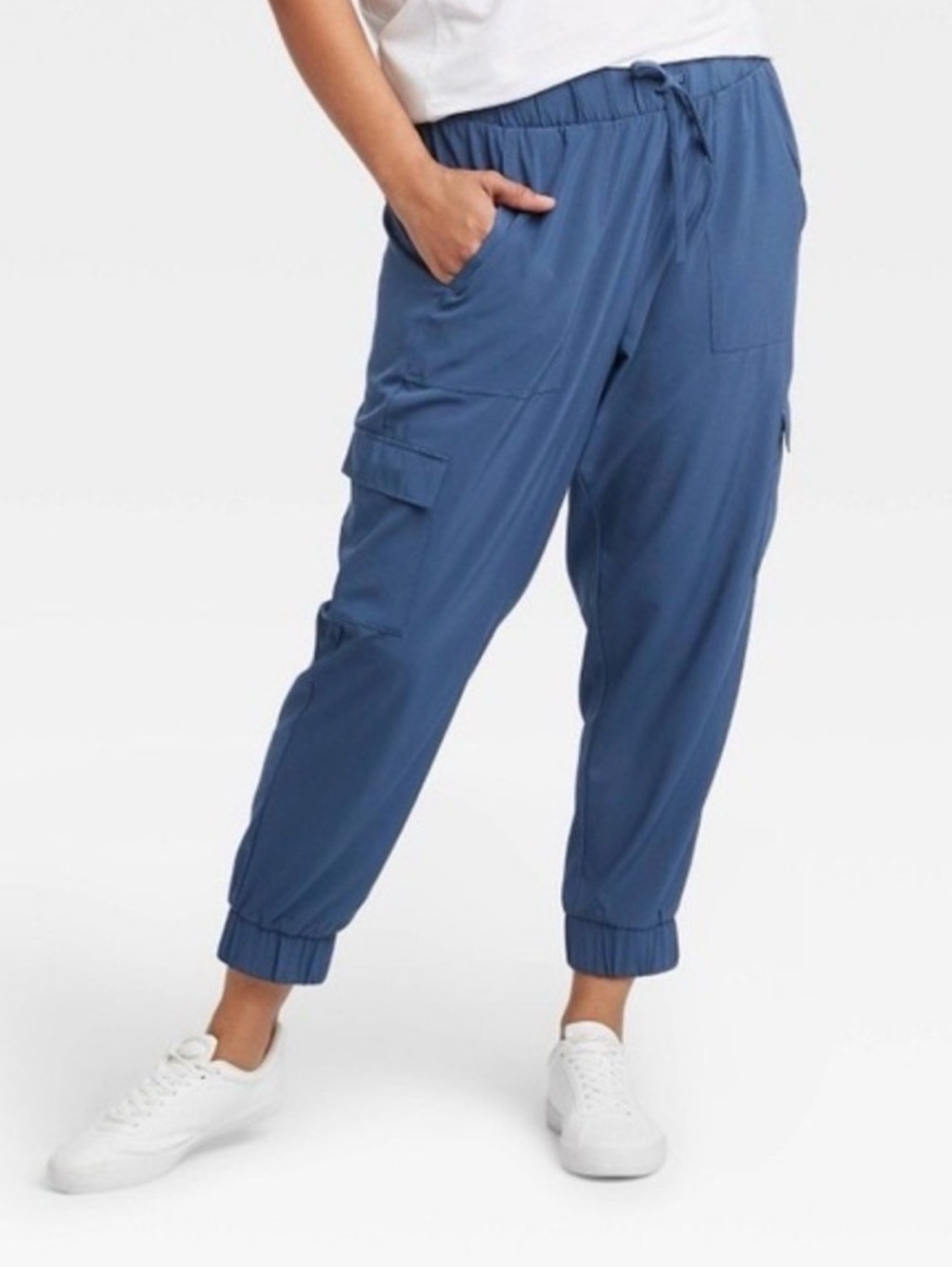VGUC. All in Motion 4 Way Stretch Cargo Pant